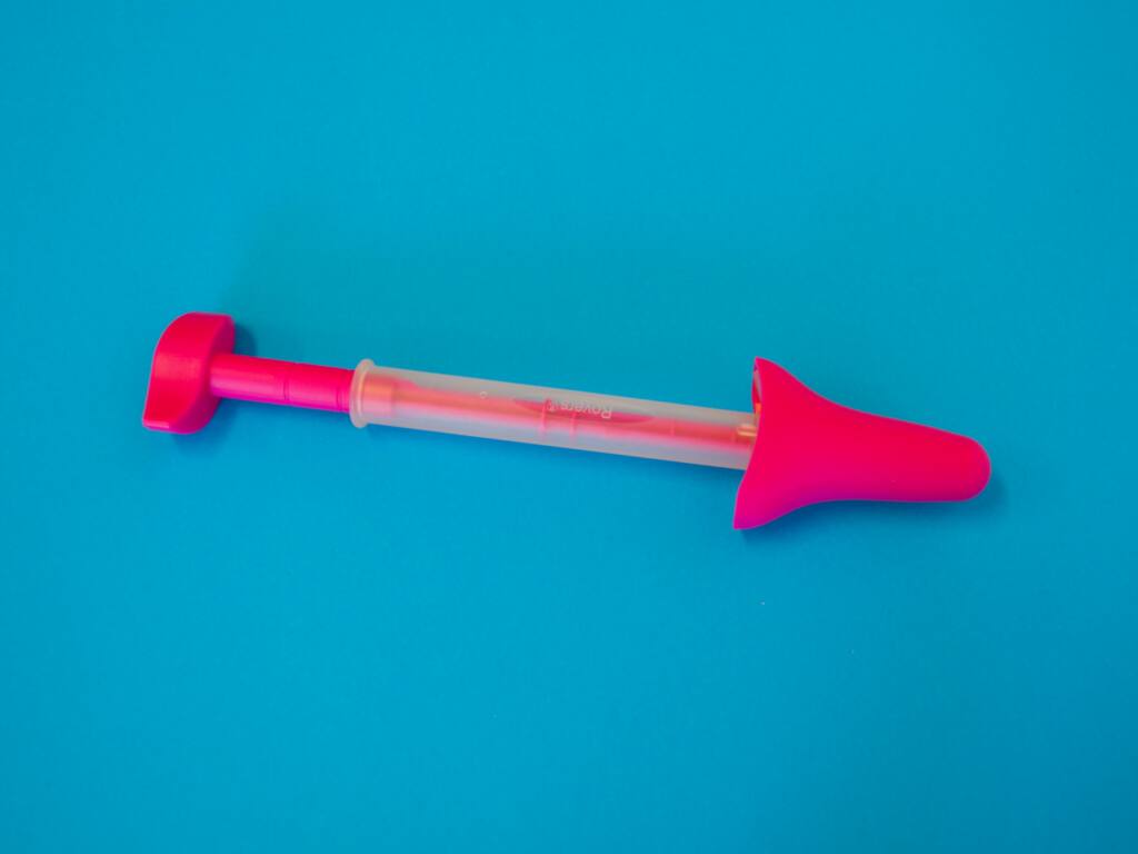 Evalyn® Brush es un dispositivo de auto-muestreo para la detección del virus del papiloma humano (VPH). Un método confiable para recolectar muestras vaginales/cervicales sin molestias.